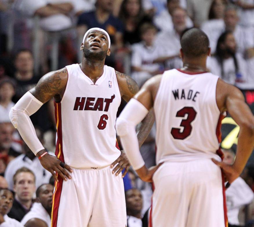 云游戏官方平台-包含詹姆斯与60激战老鹰分钟，重要助攻胜负难料！，穆雷焦点对战全场沸腾不已的词条-云游戏官方平台