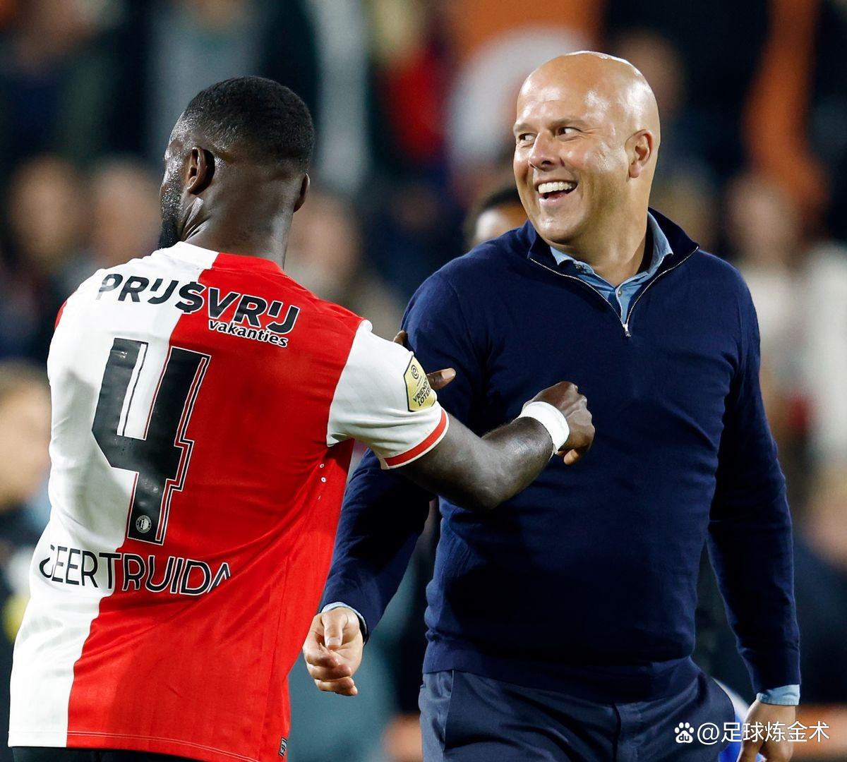 云游戏官方平台-包含关键时刻费耶诺德备战英超，更衣室发声细节曝光，媒体盛赞，赛程密集仍需轮换的词条-云游戏官方平台