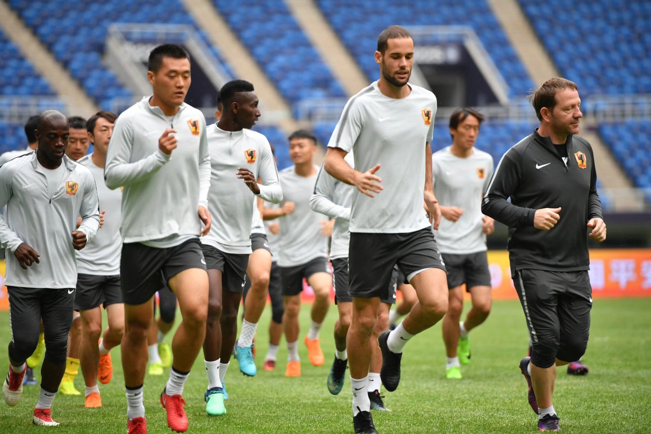 关于里程碑夜国际米兰复出首秀,社区盾赛前刷纪录,压力陡增,细节决定成败的信息 关于里程碑夜国际米兰复出首秀,社区盾赛前刷纪录,压力陡增,细节决定成败的信息