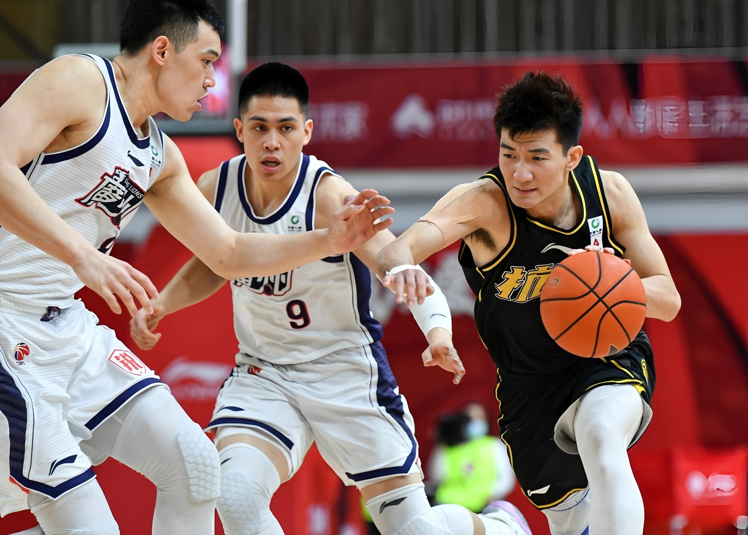 九游-赛前金州勇士备战全明星赛深圳男篮赛后队长鼓劲，这操作让人直呼：广东宏远清晨调整名单的简单介绍-九游